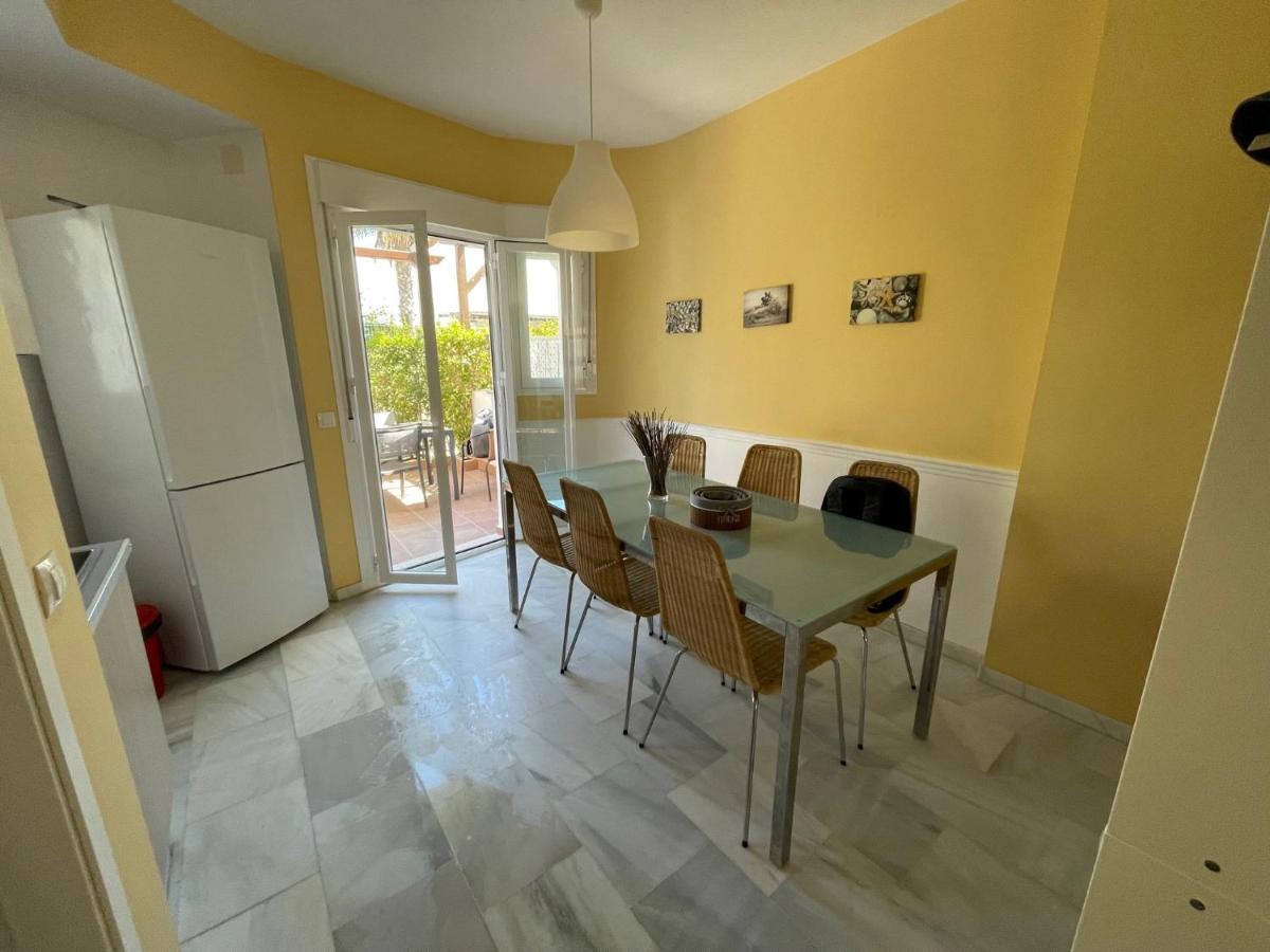 Hochwertiges Haus In Wunderschoener Golf Anlage Am Meer Рота Екстериор снимка