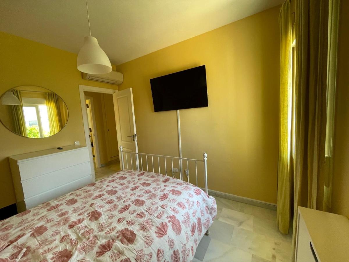 Hochwertiges Haus In Wunderschoener Golf Anlage Am Meer Рота Екстериор снимка